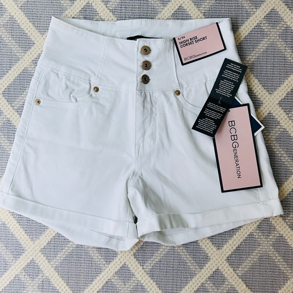BRAND NEW NWT BCBGeneration White High-waisted Shorts! (Size: 24)